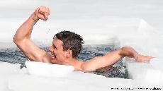 Чешский фридайвер планирует попытку установить мировой рекорд в плавании подо льдом
