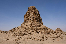 Погружение под пирамиды черного фараона Египта.